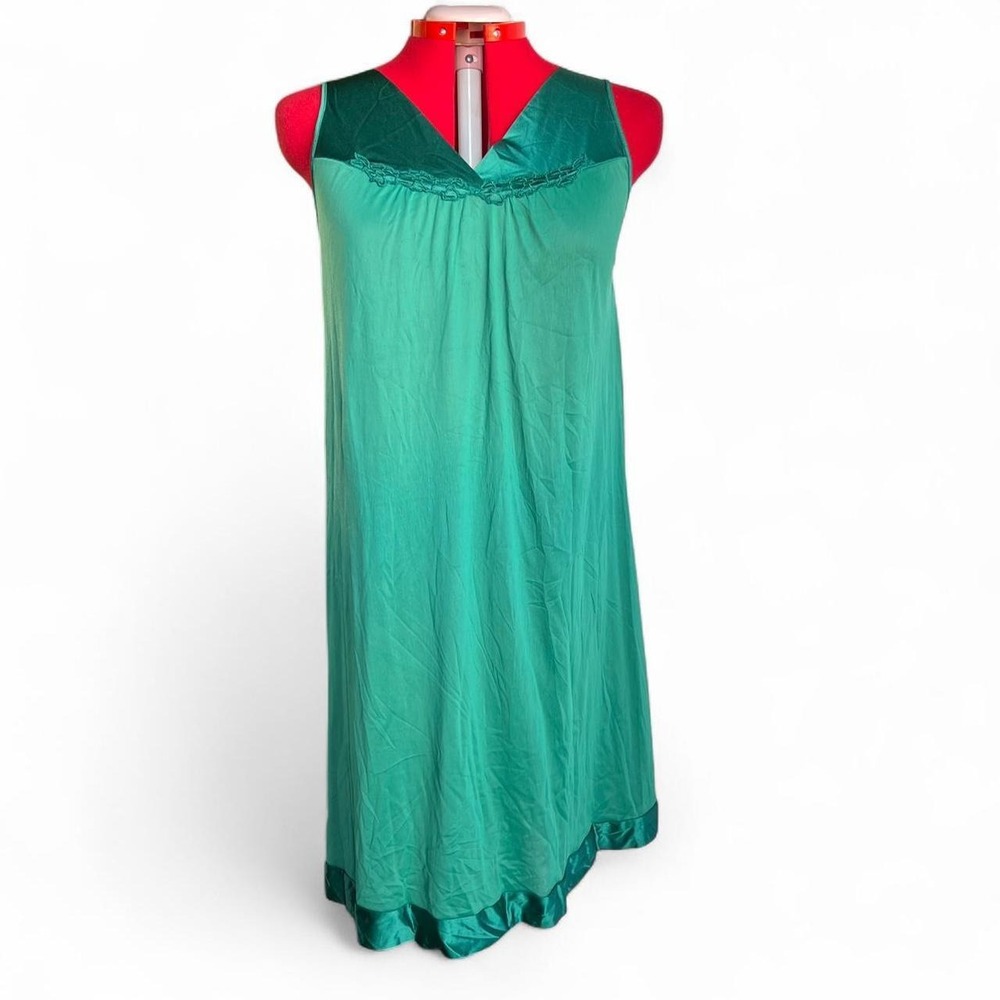 Vintage Vanity Fair Green Sleeveless Nightgown Cottagecore
